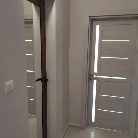Прекрасен Апартамент С Комплимент Apartment