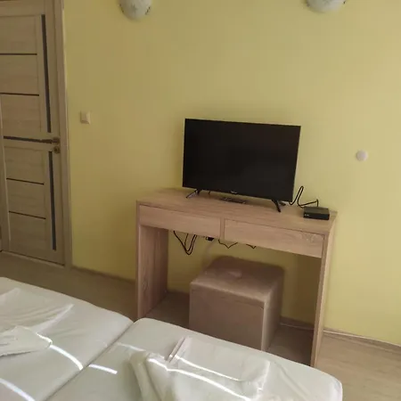 Прекрасен Апартамент С Комплимент Apartment